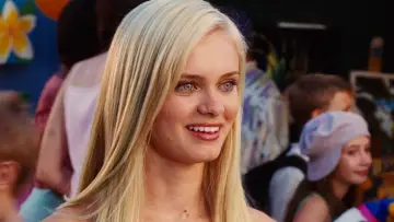 Backdrop to the movie "Aquamarine" #1580998