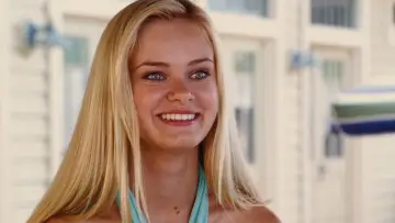 Backdrop to the movie "Aquamarine" #1581023