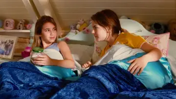 Backdrop to the movie "Aquamarine" #1581039