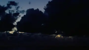 Backdrop to the movie "Aquamarine" #1581058