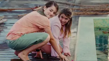 Backdrop to the movie "Aquamarine" #869295