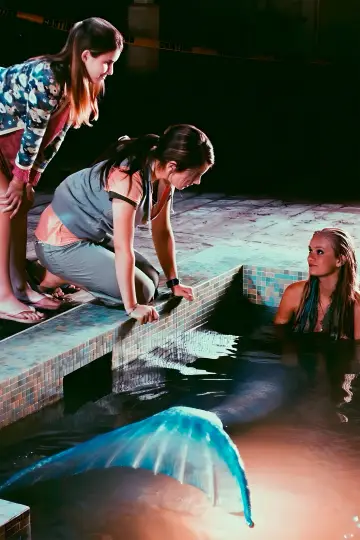 Poster to the movie "Aquamarine" #869319