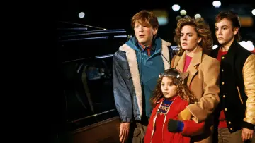 Backdrop to the movie "Adventures in Babysitting" #869256