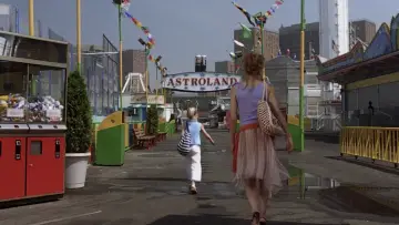 Backdrop to the movie "Uptown Girls" #1156453