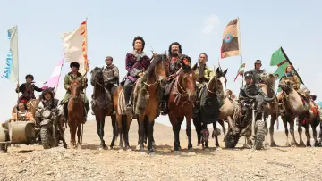 Backdrop to the movie "The Good, the Bad, the Weird" #990408