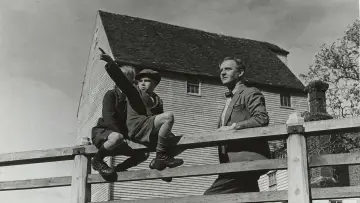 Backdrop to the movie "A Canterbury Tale" #1858142