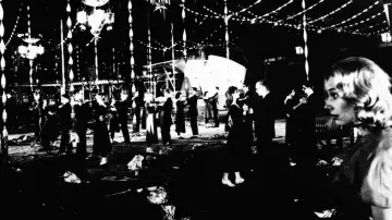 Backdrop to the movie "Carnival of Souls" #980190