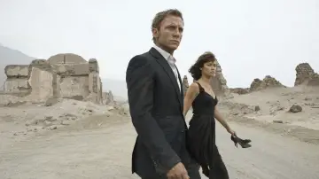 Backdrop to the movie "Quantum of Solace" #620526