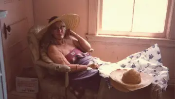 Backdrop to the movie "Grey Gardens" #1135852