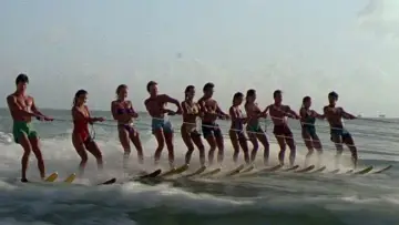 Backdrop to the movie "Jaws 3-D" #699257