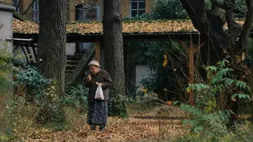 Backdrop to the movie "After Life" #1664734