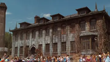 Backdrop to the movie "Matilda" #649818