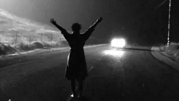 Backdrop to the movie "Kiss Me Deadly" #990584