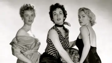Backdrop to the movie "Kiss Me Deadly" #990596