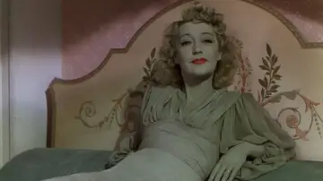Backdrop to the movie "Blithe Spirit" #1091168