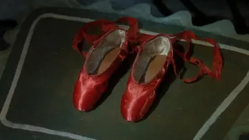 Backdrop to the movie "The Red Shoes" #751598