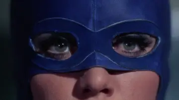 Backdrop to the movie "The Bat Woman" #1854346