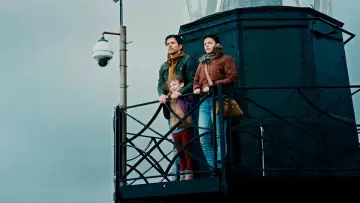 Backdrop to the movie "Cape Farewell" #1568294