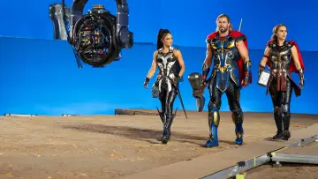 Backdrop to the movie "Marvel Studios Assembled: The Making of Thor: Love and Thunder" #1650073