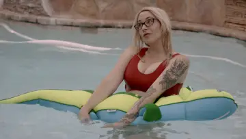 Backdrop to the movie "Bikini Hackers" #1617449