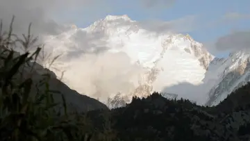 Backdrop to the movie "Anwar" #1581672
