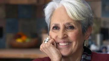 Backdrop to the movie "Joan Baez: I Am a Noise" #1391322