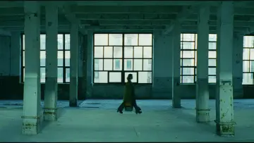 Backdrop to the movie "The Glass House" #1739946