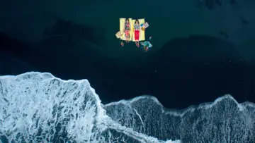 Backdrop to the movie "Bitter Christmas" #816178