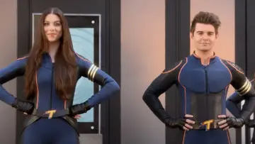 Backdrop to the movie "The Thundermans Return" #333753