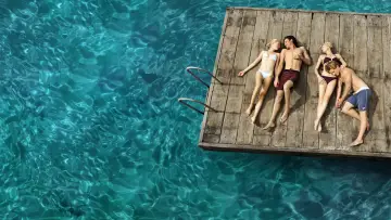Backdrop to the movie "Adore" #302502