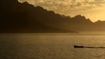 Backdrop to the movie "Between Home" #1279925
