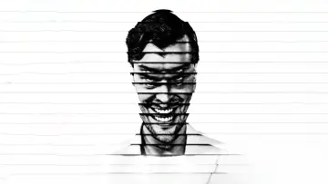Backdrop to the movie "Smile 2" #772199