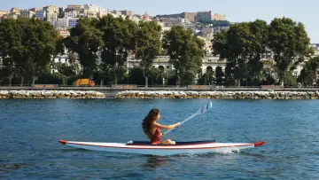 Backdrop to the movie "Parthenope" #598978