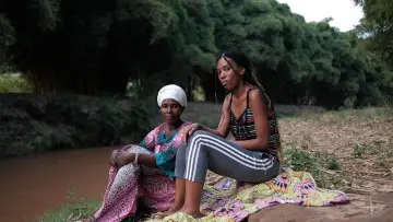 Backdrop to the movie "Rwanda : the silence of words" #1624594