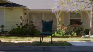 Backdrop to the movie "The Chair" #1430187