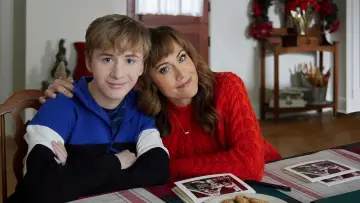 Backdrop to the movie "A World Record Christmas" #1721555