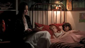 Backdrop to the movie "It