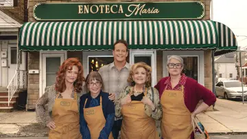 Backdrop to the movie "Nonnas" #595632