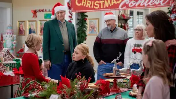 Backdrop to the movie "Haul Out the Holly: Lit Up" #1169859