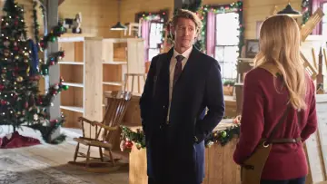 Backdrop to the movie "Christmas on Windmill Way" #1872456