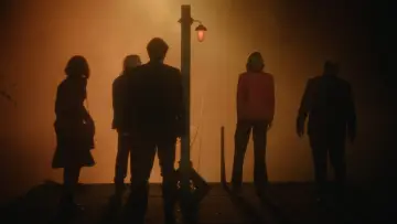 Backdrop to the movie "Rumours" #662782