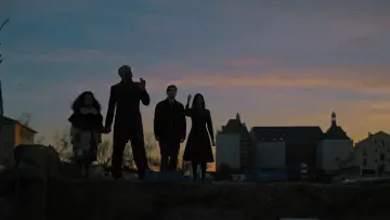 Backdrop to the movie "New Dawn Fades" #1639144
