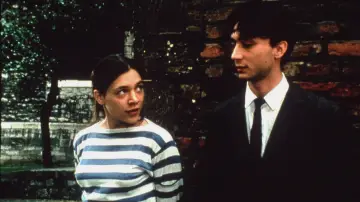 Backdrop to the movie "Portrait of a Young Girl at the End of the 