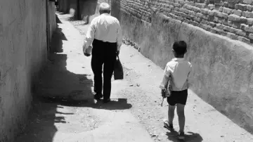 Backdrop to the movie "The Bread and Alley" #1227711