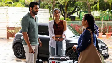 Backdrop to the movie "Kadhalikka Neramillai" #1528176
