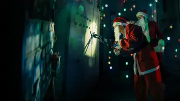 Backdrop to the movie "Jingle Bell Heist" #599272