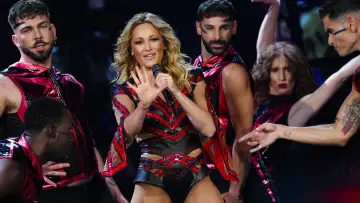 Backdrop to the movie "Helene Fischer - Rausch Live - Die Arena Tour" #353194