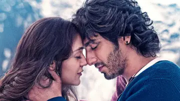 Backdrop to the movie "Saiyaara" #596675