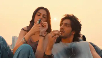 Backdrop to the movie "Saiyaara" #596682