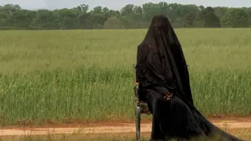 Backdrop to the movie "The Woman in the Yard" #1646720